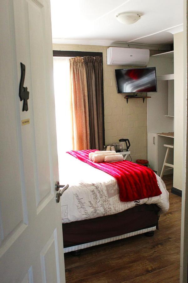 African Adventures Accommodation Durbanville Esterno foto