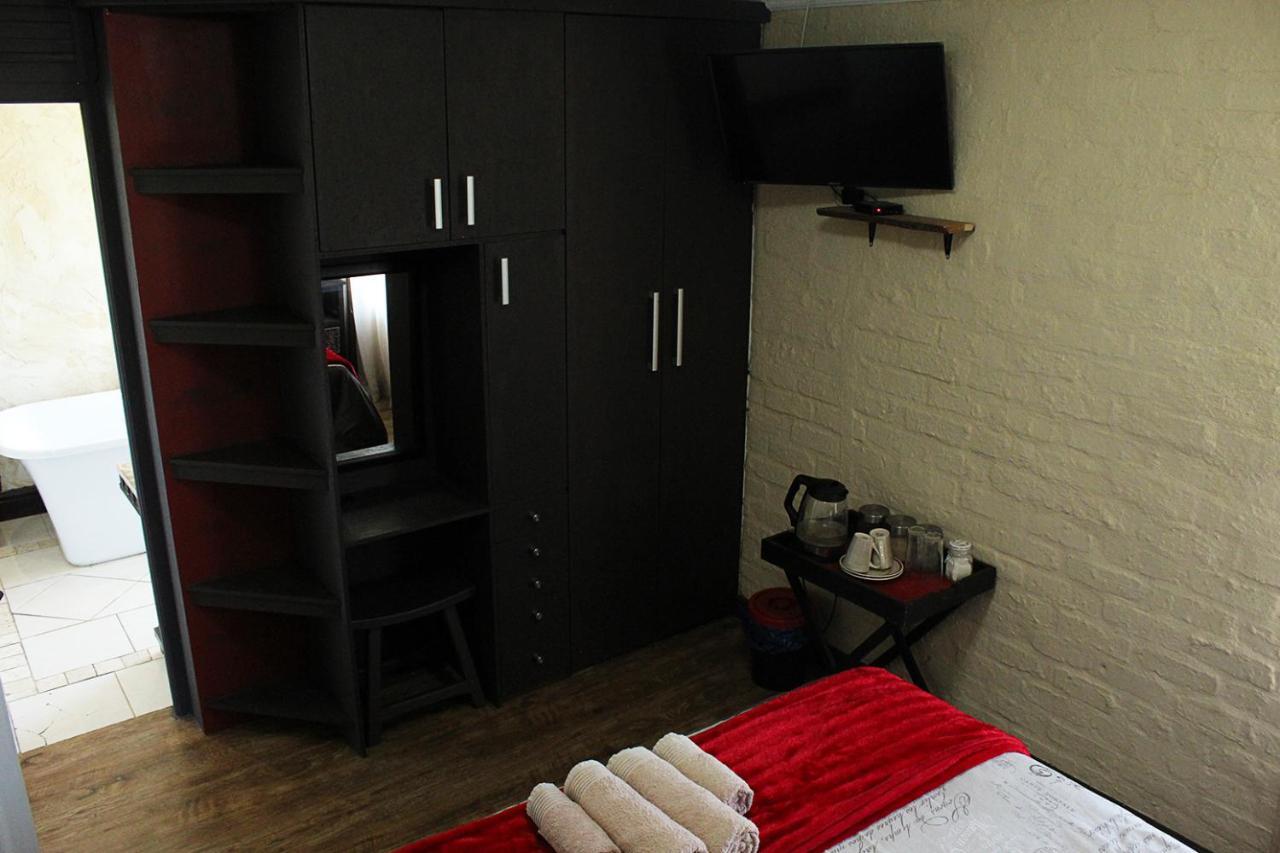 African Adventures Accommodation Durbanville Esterno foto